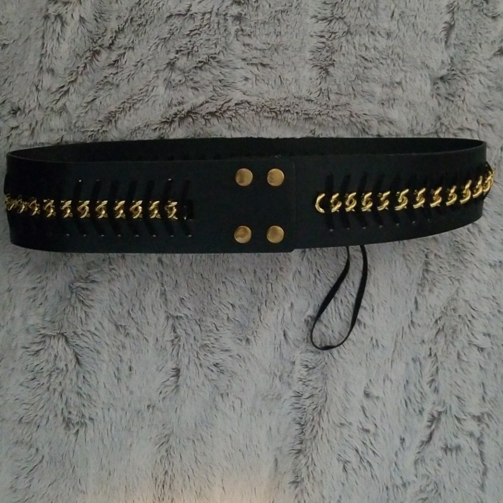 Black and gold belt